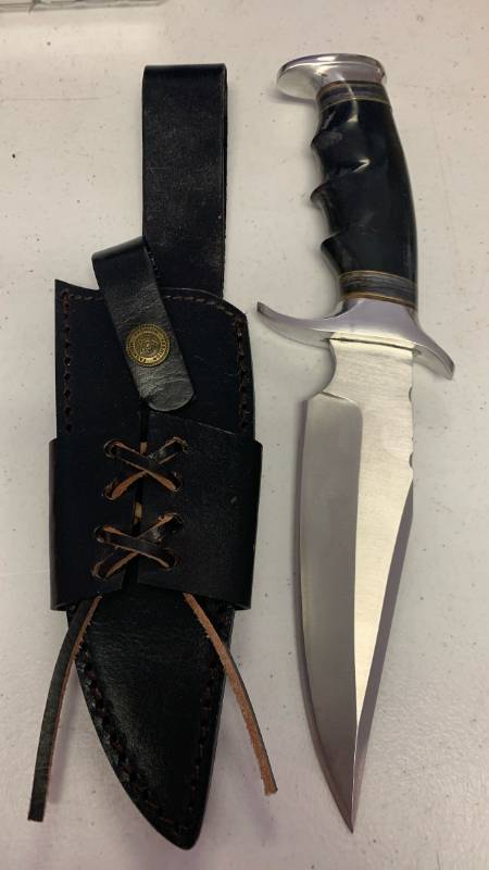lot 22 image: Heritage Hunter B301X Total length 11 inches Fixed Blade Knife with Sheath �� 6.1 Clip Point D2 Steel Blade with Bull-horn Handle, Field Hunting Knife for Men, Ideal for Camping, Survival, Tactical, Outdoor and Gift