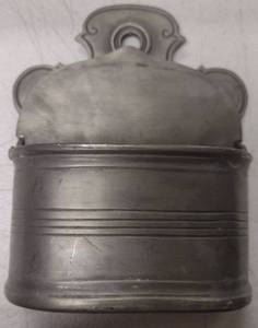 lot 275 image: Wall-Mount Metal Container with Hinged Lid and Hanging Hole DP60