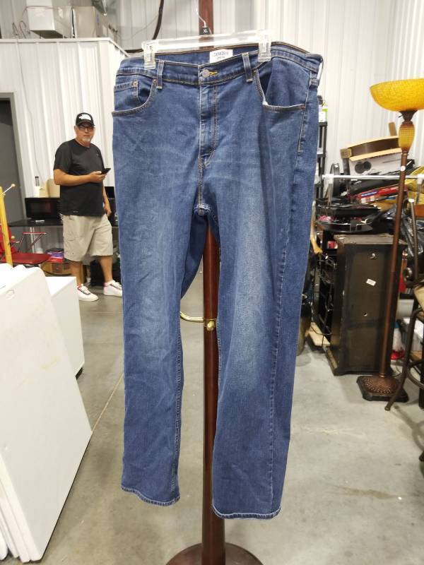 lot 3873 image: Denizen from Levis 285 Relaxed Fit Mens Jeans Size 38x34