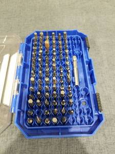 lot 715 image: Kobalt Screwdriver Bit Set with Case