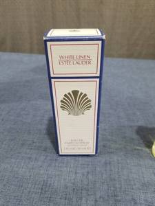 lot 726 image: Estee Lauder White Linen Eau de Parfum  Perfume for Women  1 Oz