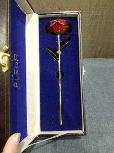 lot 741 image: Chatoyer Fleur Gold-Trimmed Rose Decorative Figurine