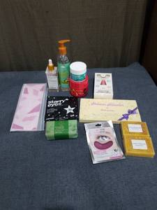 lot 1760 image: Beauty & Skincare Lot Eye Masks Oils Soaps Bath Bombs