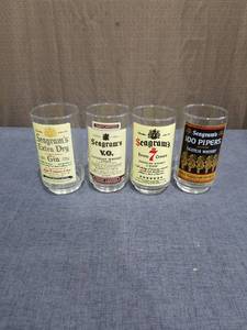 lot 1780 image: Seagrams Branded Drinking Glasses Set of 4 Extra Dry Gin V.O. Seven Crown 100 Pipers