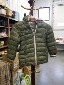 lot 1795 image: Michael Kors Girls Puffer Jacket 4T Olive Green
