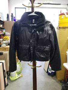 lot 1814 image: Puffa Black Puffer Jacket Fleece Collar Size S