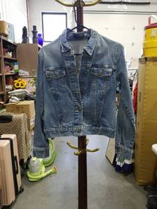 lot 1817 image: IZOD Jeans Stretch Denim Jacket Size Small