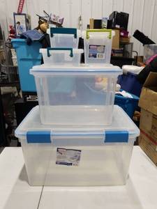 lot 1823 image: Sterilite Clear Plastic Storage Containers with Blue Latches Set of 5