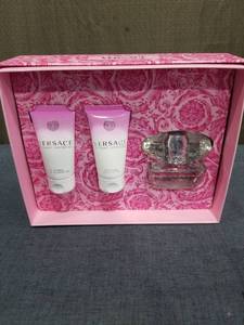lot 1849 image: Versace Bright Crystal Perfume Gift Set with Eau de Toilette, Shower Gel, Body Lotion