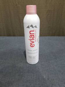 lot 1871 image: Evian Brumisateur Facial Spray 300 ml