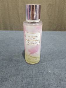 lot 1876 image: Victorias Secret Velvet Petals Radiant Fragrance Mist