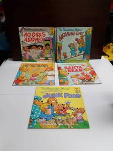 lot 2566 image: The Berenstain Bears 5 Book Lot No Girls Allowed Moving Day Visit Dentist Santa Junk Food