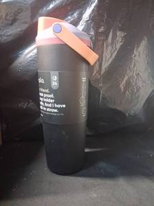 lot 4527 image: Owala Insulated Straw Cup 30 oz - Retail $35