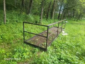 lot 200 image: Metal Platform For Lifting Personnel or Material