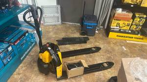 lot 3555 image: Big Lift Electric Powered Pallet Jack - Model LPT26