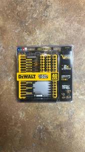 lot 3569 image: DEWALT Screwdriver Bit Set, Impact Ready, FlexTorq, 40-Piece (DWA2T40IR) (B00GMXFK3G)