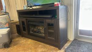 lot 3706 image: Electric Fireplace Insert&nbsp