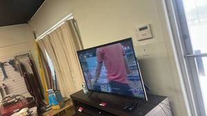 lot 3708 image: TCL 43S425 43 inch Roku TV