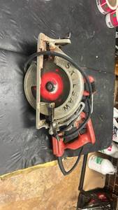 lot 3724 image: Corded SKIL SAW Circular Saw