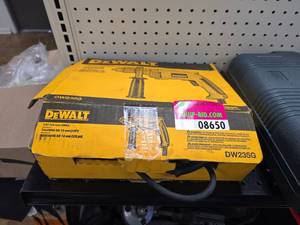 lot 8650 image: DeWalt DW235G 12 13mm VSR Drill 120V&nbsp