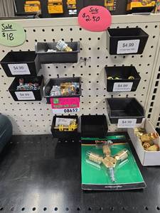 lot 8652 image: Dura-Flo Hex Manifold Air Fittings Industrial&nbsp