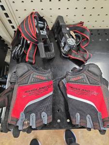 lot 8653 image: Handlandy Work Gloves 4-Pair Lot with Ratchet Straps