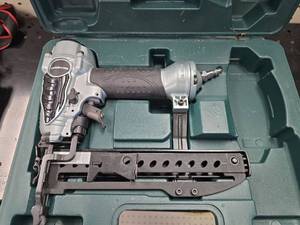lot 8654 image: Metabo HPT N 3804AB3 Pneumatic Stapler 18 Gauge 1-12 inch&nbsp