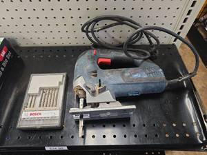 lot 8657 image: Bosch JS365 Orbital Jigsaw 120V 6.5A with Bit Set