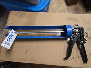 lot 8754 image: Cox Powerflow 41002 29 Oz. Quart Manual Caulk Gun - Retail $133