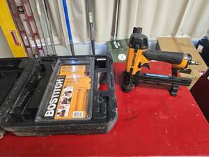 lot 8775 image: Bostitch SL1B38BC Pneumatic Stapler with SB-CAPS and Carrying Case&nbsp