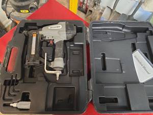 lot 8778 image: Aerosmith ST1850c 18 Gauge Brad Nailer