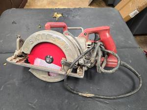 lot 8801 image: Skilsaw Worm Drive Circular Saw - Model SPT77WM&nbsp