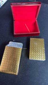 lot 18169 image: Gold Foil Playing Cards and Clamp Case