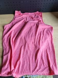 lot 20394 image: Unisex Tank Top M Size 2-Pack Red and White