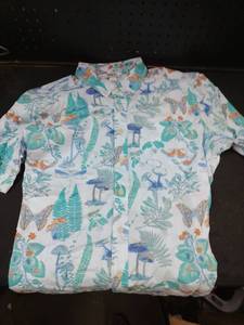 lot 6337 image: Eddie Bauer Mens TL Floral Button-Up Shirt Pale Blue size L