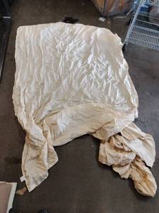 lot 6358 image: Bed sheet mattress cover 2 pillow cases size twin color buttercream