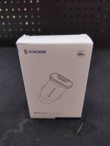 lot 6402 image: Syncwire Mini Car Charger