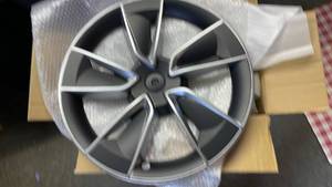 lot 9488 image: Alloy Wheel 10-Spoke 5-Lug DesignPack of 4