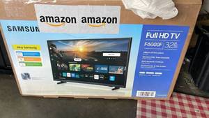 lot 9494 image: PARTS ONLY Samsung 32in Full HD Smart TV F6000F