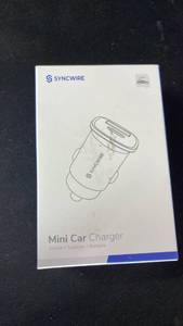 lot 10429 image: Syncwire Mini Car Charger
