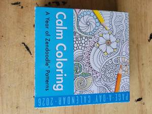 lot 20086 image: Calm Coloring A Year of Zendoodle Patterns Meditative Creative