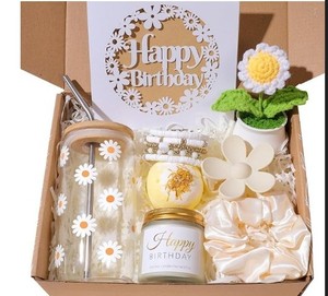 lot 17557 image: DaisySunflower Gift Set