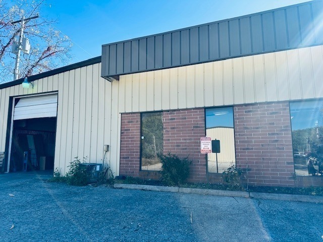 lot 0 image: Welcome to KC Market House We as a Company Strive in Helping Customers Buy or Sell with Satisfaction Please Read No Appointment Needed for Pickup