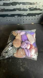 lot 12036 image: Assorted Make Up Beauty Blenders Different Sizes And Shapes Unknown Number