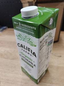lot 13682 image: Califia Farms Organic Unsweetened Almondmilk 6 Pack 32 FL OZ each