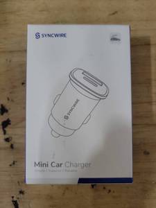lot 20187 image: Syncwire Mini Car Charger SW-XC769 30W PD 3.0 USB-C QC 3.0