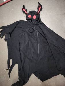 lot 2307 image: Giant mothman onesie blanket size L