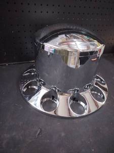 lot 5487 image: Vehicle Wheel Hub Cap Cover with 10 Lug Nut Holes Chrome Trim