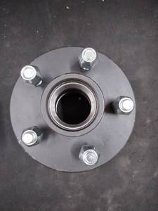 lot 6208 image: Vehicle Wheel Hub Assembly 5-Lug