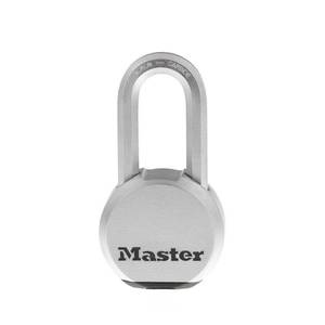 lot 2377 image: Master Lock Magnum Solid Steel 2-12in Outdoor Padlock  Keyed  Reliable